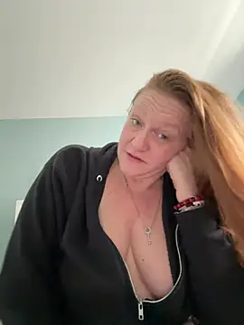 Kellilyn10 online show from June 9, 2026, 3:35 pm