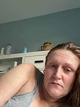 Snapshot of Kellilyn10 chatting on July 20, 2026, 12:29 am Kellilyn10 online show from July 20, 2026, 12:29 am