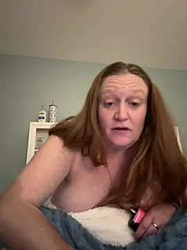 Kellilyn10 online show from May 29, 2026, 4:51 am