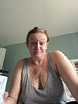Snapshot of Kellilyn10 chatting on July 15, 2026, 3:19 pm Kellilyn10 online show from July 15, 2026, 3:19 pm
