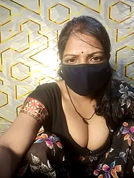 Snapshot of Juli_80 chatting on July 28, 2026, 11:17 am Juli 80 online show from July 28, 2026, 11:17 am