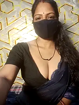 Snapshot of Juli_80 chatting on July 31, 2026, 9:30 am Juli 80 online show from July 31, 2026, 9:30 am