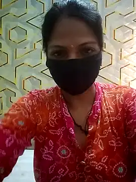 Snapshot of Juli_80 chatting on July 28, 2026, 4:31 am Juli 80 online show from July 28, 2026, 4:31 am
