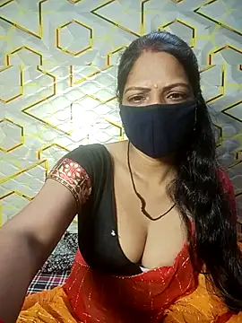 Snapshot of Juli_80 chatting on July 27, 2026, 12:17 am Juli 80 online show from July 27, 2026, 12:17 am