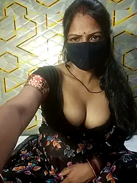 Snapshot of Juli_80 chatting on July 28, 2026, 6:20 pm Juli 80 online show from July 28, 2026, 6:20 pm