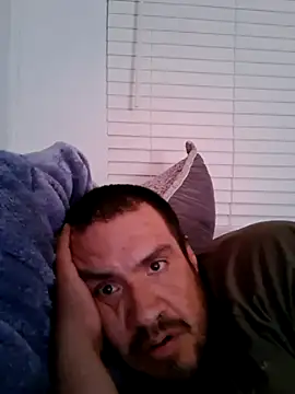 Snapshot of Almircorral2211 chatting on June 10, 2026, 4:46 am Almircorral2211 online show from June 10, 2026, 4:46 am
