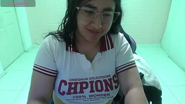 celeste16092020 online show from May 13, 2026, 1:07 pm