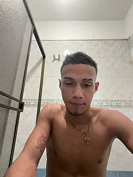 Snapshot of friends_lust_latin chatting on June 25, 2026, 3:59 am friends lust latin online show from June 25, 2026, 3:59 am