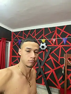 Snapshot of friends_lust_latin chatting on June 30, 2026, 2:33 am friends lust latin online show from June 30, 2026, 2:33 am