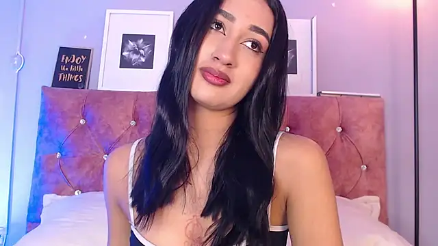 Snapshot of Nikirouse chatting on July 19, 2026, 2:09 am Nikirouse online show from July 19, 2026, 2:09 am