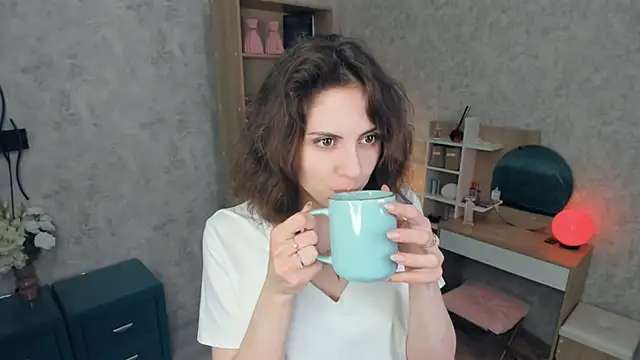 Kimasichka online show from May 29, 2026, 6:19 am