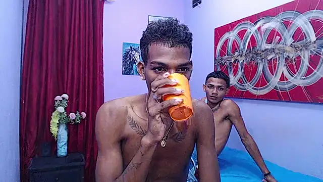 Snapshot of black_twinks chatting on May 29, 2026, 1:39 pm black twinks online show from May 29, 2026, 1:39 pm