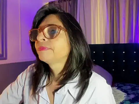 Snapshot of lena_gray chatting on May 18, 2026, 2:11 pm lena gray online show from May 18, 2026, 2:11 pm