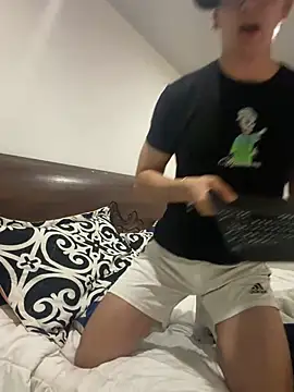 nikolasmalek89 online show from May 7, 2026, 2:16 am