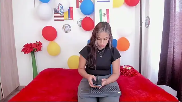 marithorner  online show from June 18, 2026, 2:22 pm