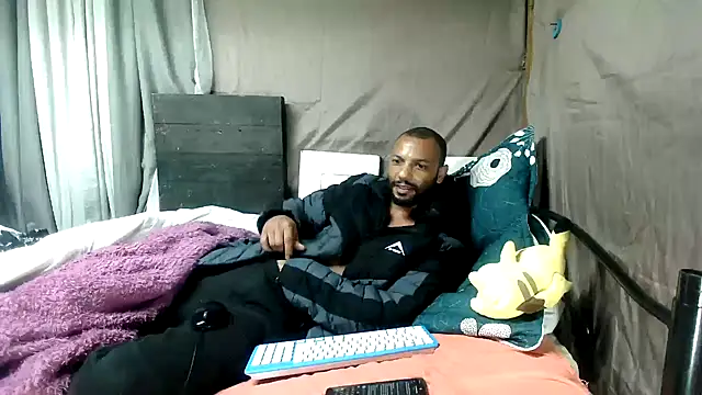Snapshot of Camodick chatting on June 20, 2026, 12:37 am Camodick online show from June 20, 2026, 12:37 am