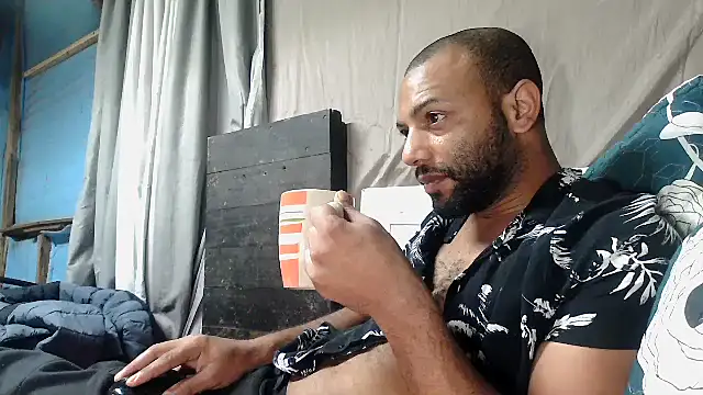 Snapshot of Camodick chatting on June 18, 2026, 9:42 pm Camodick online show from June 18, 2026, 9:42 pm