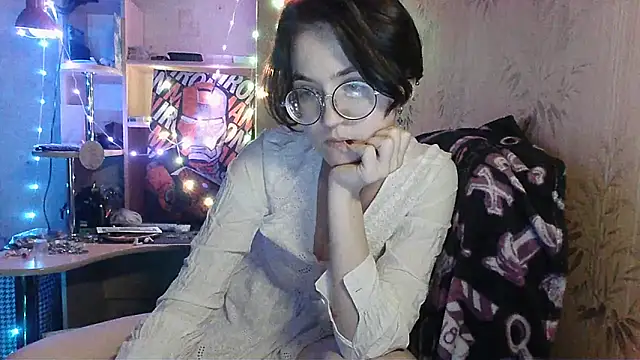 Snapshot of Alessa_Kiss chatting on May 17, 2026, 3:12 pm Alessa Kiss online show from May 17, 2026, 3:12 pm