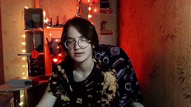 Snapshot of Alessa_Kiss chatting on May 19, 2026, 6:04 pm Alessa Kiss online show from May 19, 2026, 6:04 pm
