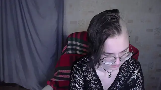 Snapshot of Alessa_Kiss chatting on June 10, 2026, 1:56 pm Alessa Kiss online show from June 10, 2026, 1:56 pm