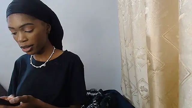 PetiteBarbie 05 online show from August 1, 2026, 8:07 pm