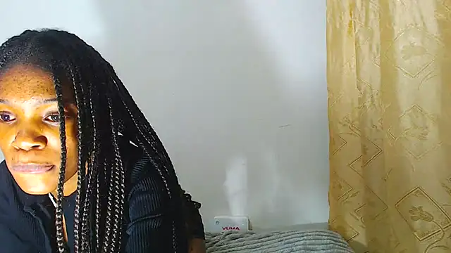 Snapshot of PetiteBarbie_05 chatting on May 18, 2026, 10:14 pm PetiteBarbie 05 online show from May 18, 2026, 10:14 pm