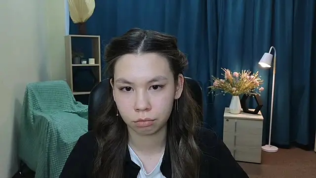 RoxanneCrandal online show from May 10, 2026, 10:08 am