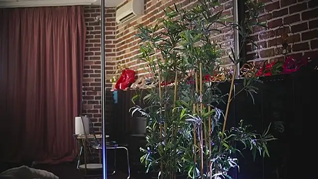 VanessaVosss online show from June 17, 2026, 5:45 pm