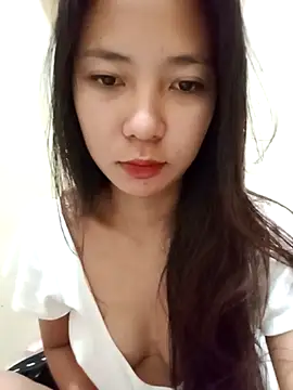 Trecia14 online show from May 9, 2026, 3:21 am
