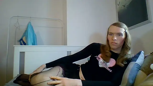 DaimondAngel online show from June 3, 2026, 5:17 pm