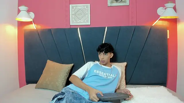 Snapshot of ero_boy40 chatting on May 22, 2026, 3:26 am ero boy40 online show from May 22, 2026, 3:26 am