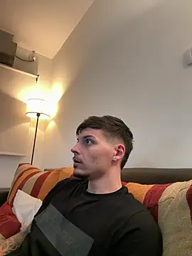 lautydiaz98 online show from July 17, 2026, 9:56 pm