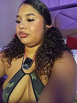 Snapshot of helenassnow chatting on June 3, 2026, 7:07 pm helenassnow online show from June 3, 2026, 7:07 pm