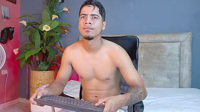 criss hardcock  online show from May 22, 2026, 1:20 pm