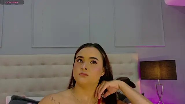 Snapshot of DulceeGarcia chatting on June 17, 2026, 4:34 am DulceeGarcia online show from June 17, 2026, 4:34 am
