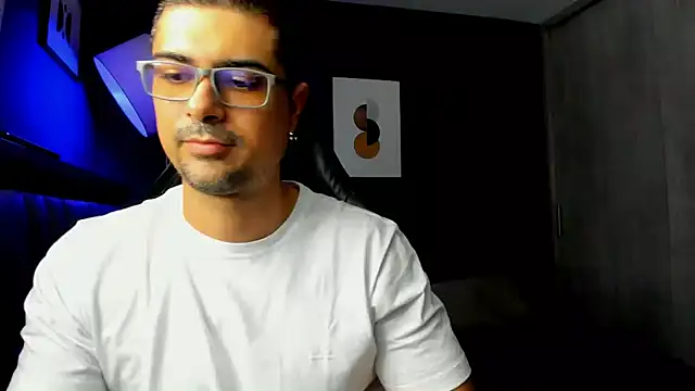 Snapshot of ZEI-001 chatting on May 13, 2026, 1:34 am ZEI-001 online show from May 13, 2026, 1:34 am