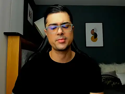 Snapshot of ZEI-001 chatting on June 1, 2026, 6:51 pm ZEI-001 online show from June 1, 2026, 6:51 pm