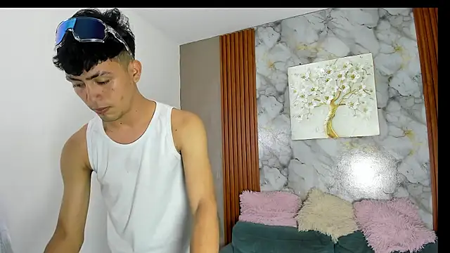 Snapshot of CAT_LOVE1 chatting on July 5, 2026, 8:15 pm CAT LOVE1 online show from July 5, 2026, 8:15 pm