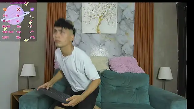 Snapshot of CAT_LOVE1 chatting on May 31, 2026, 7:25 pm CAT LOVE1 online show from May 31, 2026, 7:25 pm