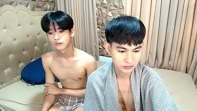 UrcutieguyxLover online show from May 8, 2026, 5:39 pm
