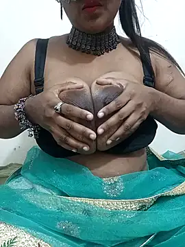 Snapshot of Ponaam-Babe chatting on May 25, 2026, 10:14 am Ponaam-Babe online show from May 25, 2026, 10:14 am