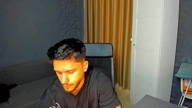 TroyWadee online show from May 23, 2026, 4:33 am