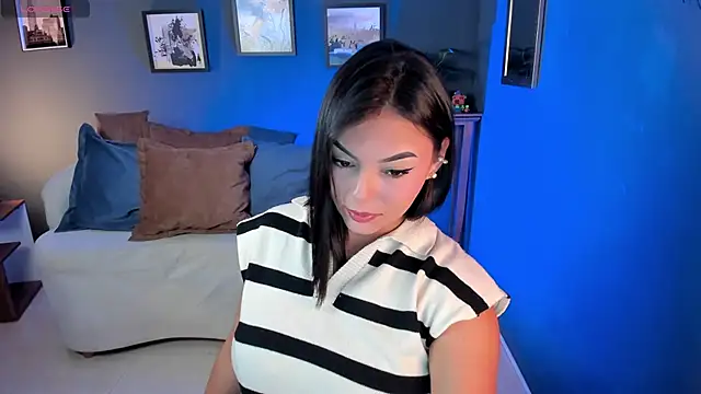 Emma Moretti1 online show from May 12, 2026, 2:12 pm