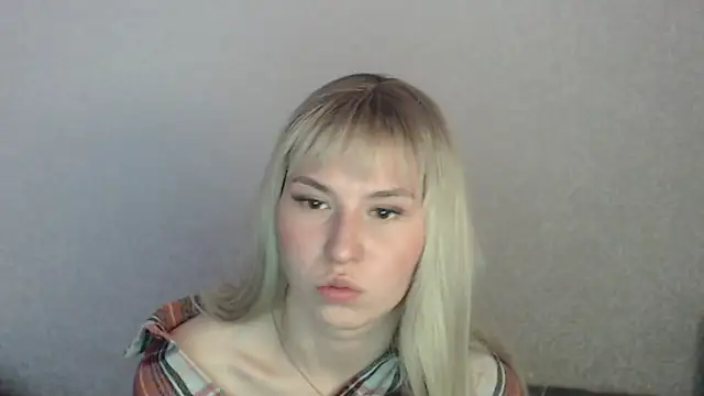 polly holyy online show from May 14, 2026, 1:57 am
