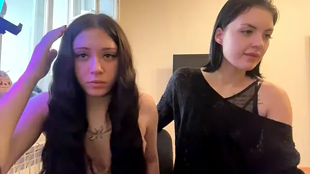 AleciaNadell online show from May 11, 2026, 3:40 pm