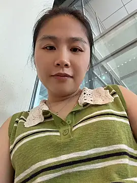 Snapshot of Iridessa- chatting on July 18, 2026, 7:50 am Iridessa- online show from July 18, 2026, 7:50 am