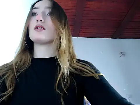 Valery Salmons online show from May 22, 2026, 3:32 pm