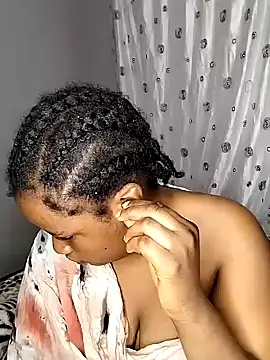 Snapshot of JuicyHoney_01 chatting on June 21, 2026, 5:13 am JuicyHoney 01 online show from June 21, 2026, 5:13 am