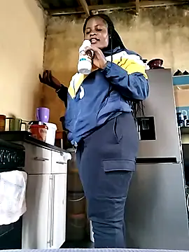 Snapshot of JuicyHoney_01 chatting on July 29, 2026, 7:51 am JuicyHoney 01 online show from July 29, 2026, 7:51 am