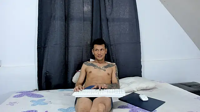 Snapshot of HannaSexMatheuw chatting on July 1, 2026, 3:01 pm HannaSexMatheuw online show from July 1, 2026, 3:01 pm